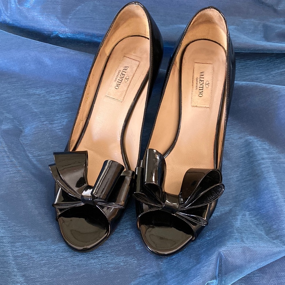 Valentino Garavani Bow heels 37
